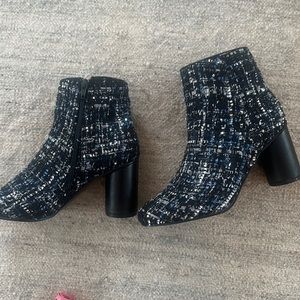 Ankle boots. Size 8